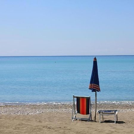 Affittacamere A Due Passi Dal Mare Марина-ди-Чечина Экстерьер фото